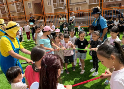 Футбольное поле, тренажёры и качели: в районе Сарайшык в Астане открыли новую зону отдыха