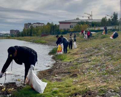 Тысячи казахстанцев вышли на очистку берегов рек и водоемов